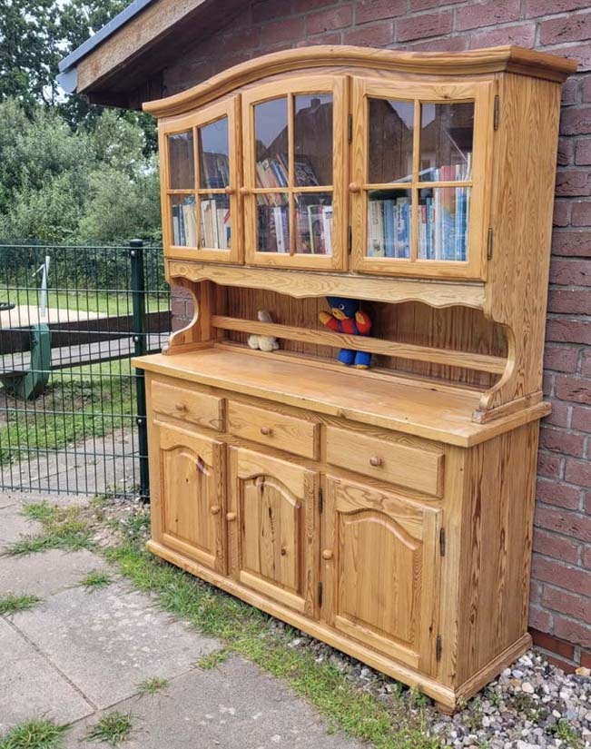 Bücherschrank in Ratzbek